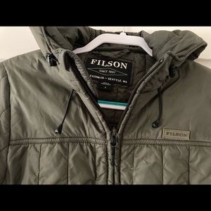 Filson Ultralight Women’s Hooded Jacket size Small.